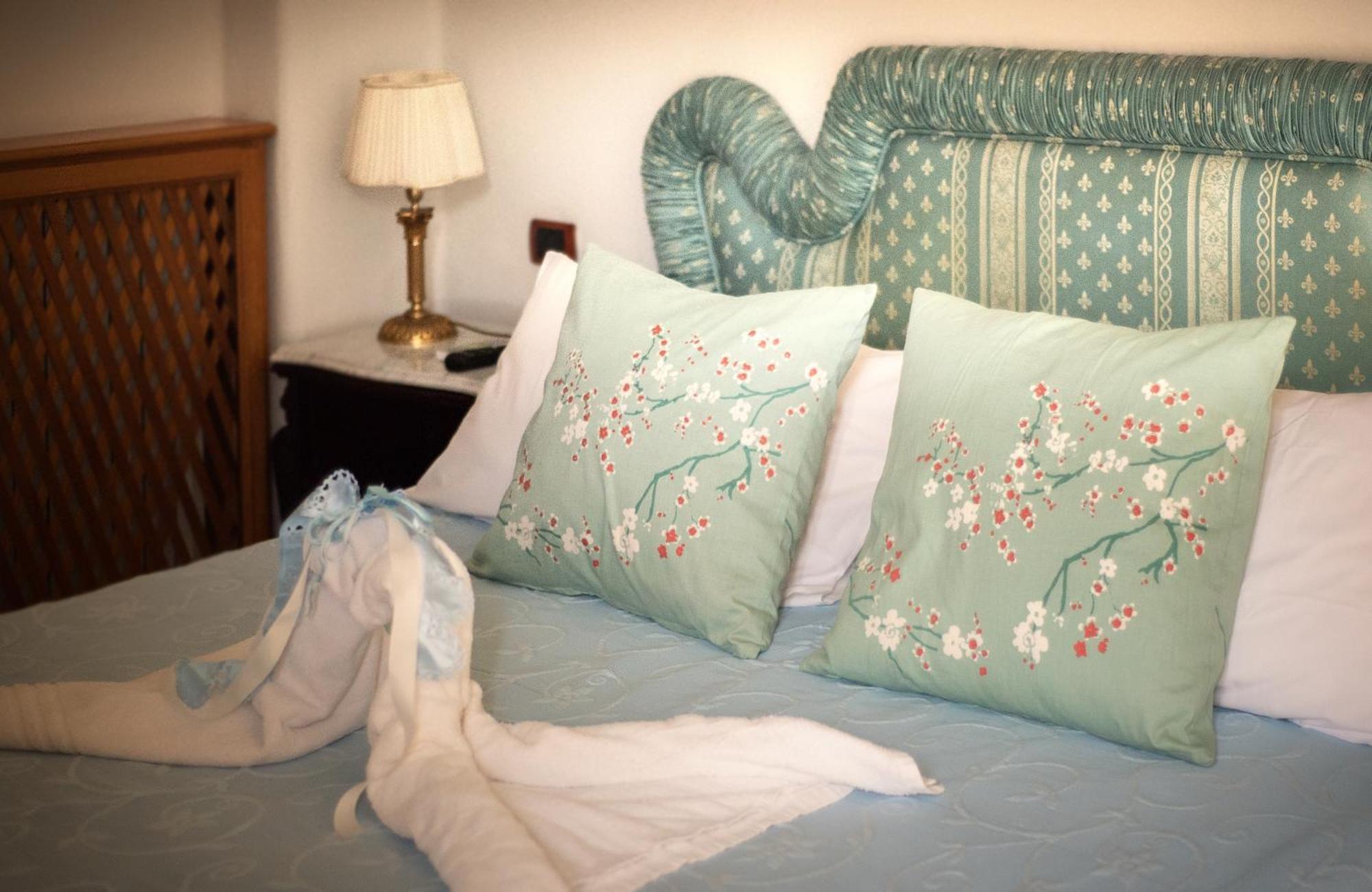 La Finestra Sul Mare Bed & Breakfast Иския Екстериор снимка
